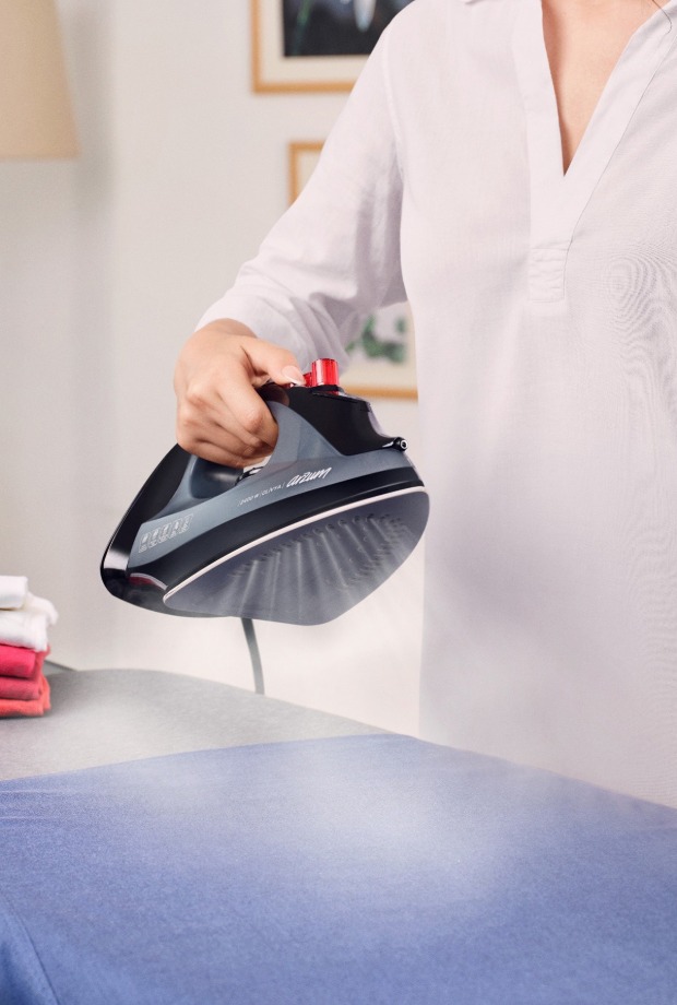 Arzum AR684 Olivya Buharlı Ütü 2400W, Seramik Taban, Dikey Buhar, Şok Buhar, Damlama Önleme, Siyah görsel 2